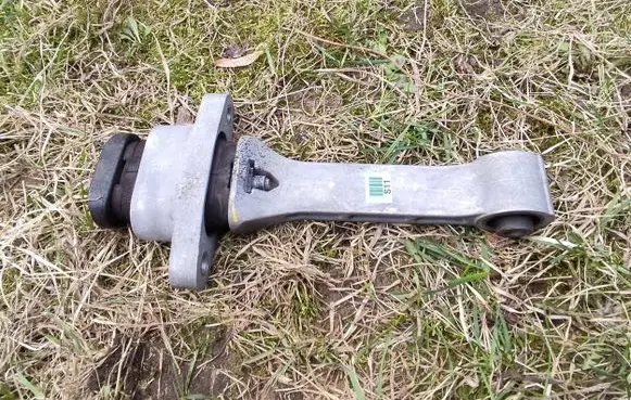 Hyundai Santa Fe Gearbox mount 2195961000