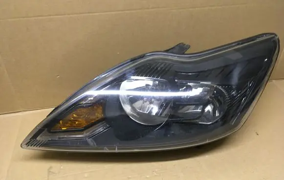 Ford Focus Headlight/headlamp 8M5113W030DE
