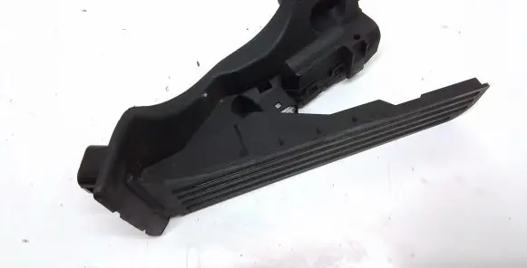 Volkswagen PASSAT B7 USA Accelerator throttle pedal 1K1723503AR