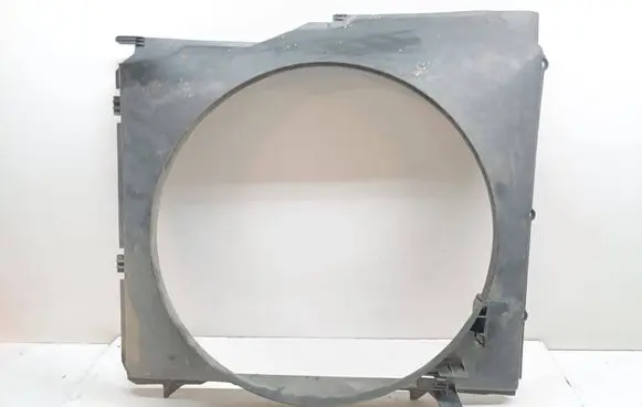 BMW X5 E53 Radiator cooling fan shroud 2248725 17112248725
