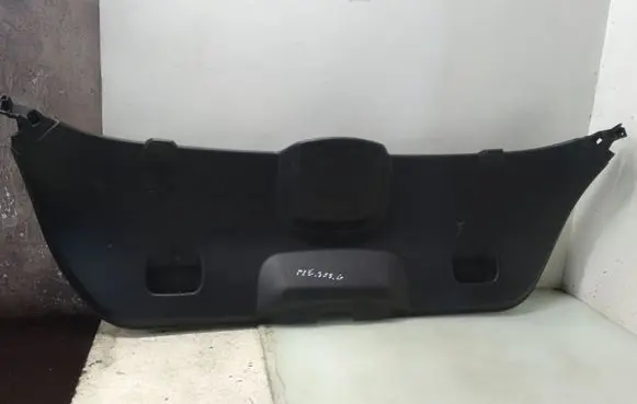 Peugeot 308 Tailgate trim 9681640277
