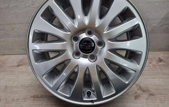 Volvo V70 R17 alloy rim 8663671