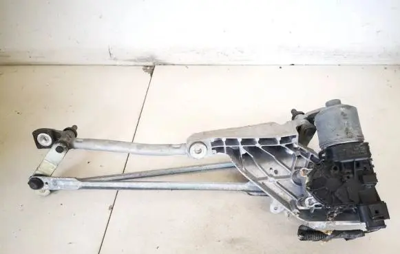 Ford Fiesta Front wiper linkage and motor 8a6117500ab 8a61-17500-ab