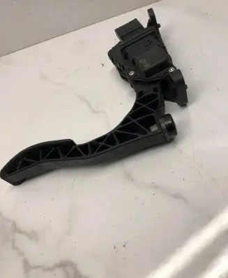 Audi A6 S6 C6 4F Accelerator throttle pedal 4F1723523B 6PV00898406
