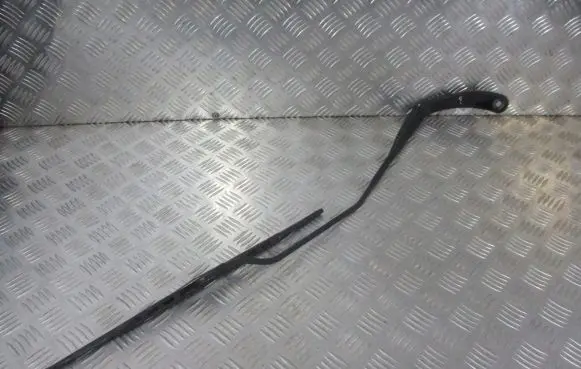 Renault Megane II Front wiper blade arm