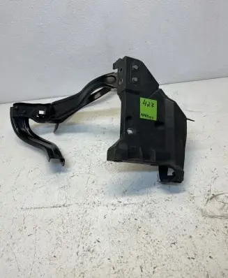 Mercedes-Benz E W212 Headlight/headlamp mounting bracket 212620021 B81412
