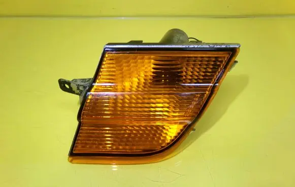 Nissan Micra Front indicator light 89027935