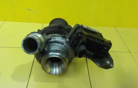 BMW 1 E81 E87 Turbo 7800594