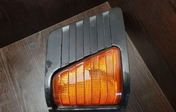 Mercedes-Benz Sprinter W901 W902 W903 W904 Front indicator light