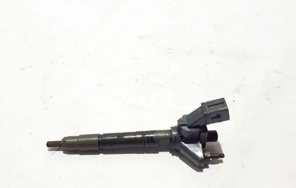 Volvo V60 Fuel injector 32140080