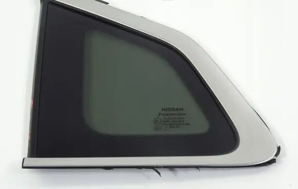 Nissan Qashqai Rear side window