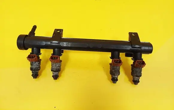 Skoda Fabia Mk1 (6Y) Fuel main line pipe 047906031C 5WS02620 04713321J