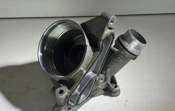 Engine oil radiator