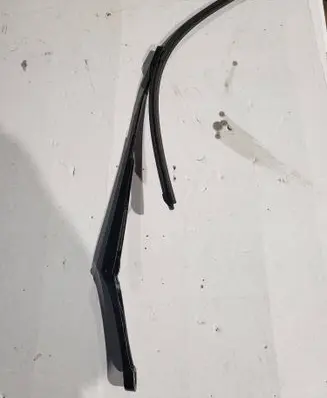 Volkswagen Tiguan Front wiper blade arm 571955409