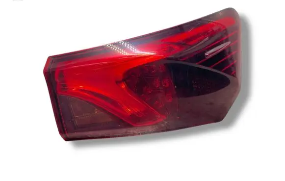 Toyota Avensis T270 Rear/tail lights 8165005310 06B052015