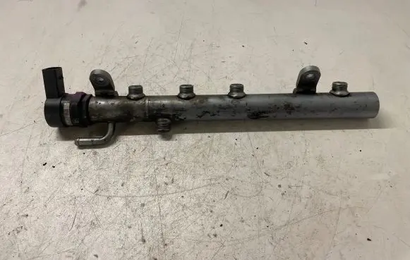 Mercedes-Benz ML W164 Fuel main line pipe A6420700495 A6110780449