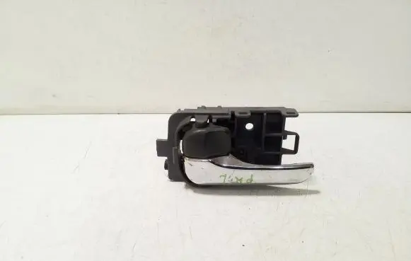 Nissan X-Trail T30 Front door interior handle