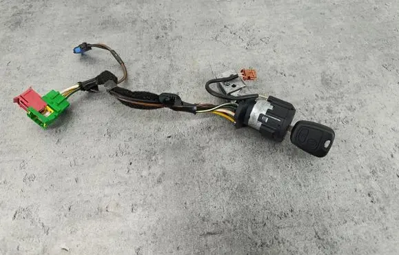 Peugeot 307 Ignition lock 