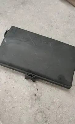Opel Insignia A Fuse box cover 13222784