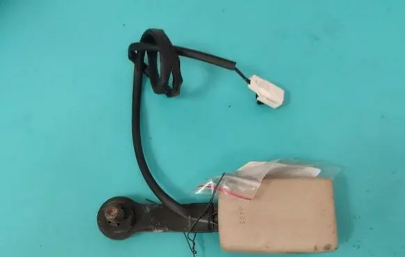 Nissan X-Trail T30 Front seatbelt IMPRK1387508