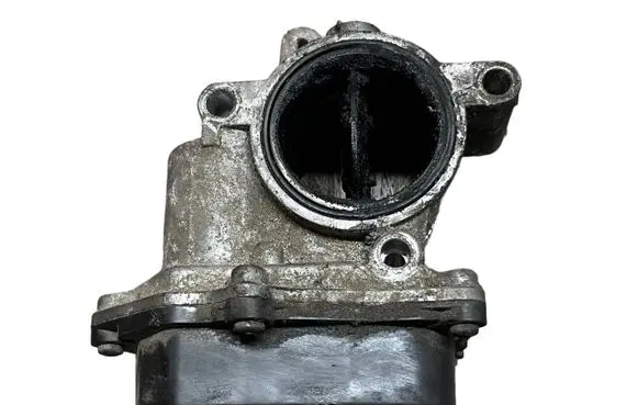 Volkswagen Touran II Throttle valve 03L128063L