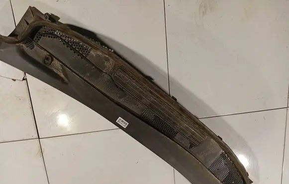 Mercedes-Benz A W169 Wiper trim 