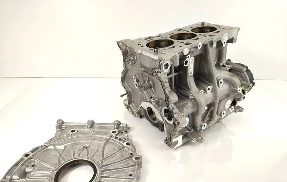 BMW X2 U10 Engine block 1025311
