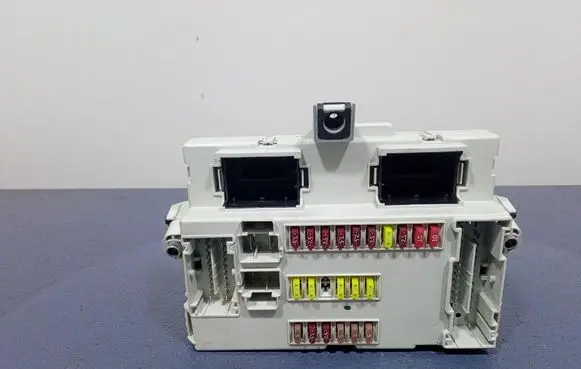 Alfa Romeo Giulietta Fuse box set 50521889