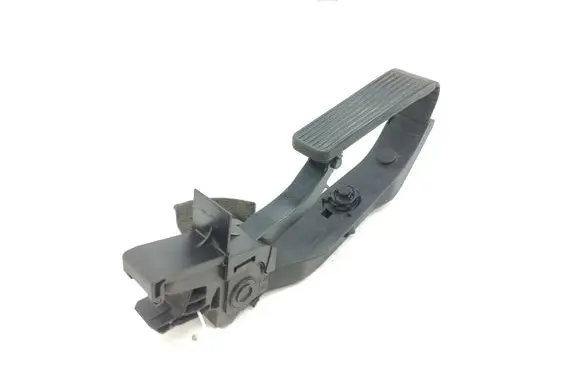 Mercedes-Benz CLK A209 C209 Accelerator throttle pedal A2113000404