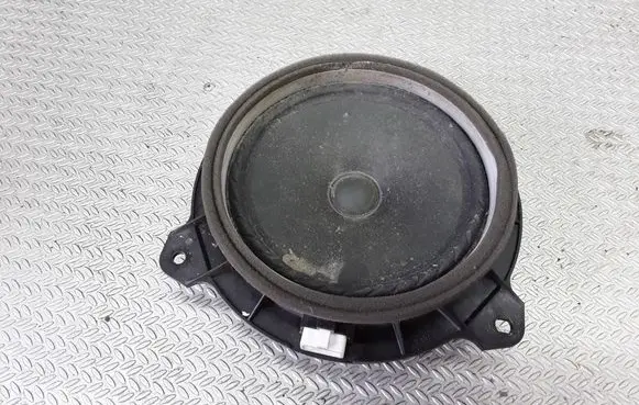 Toyota Yaris Front door speaker
