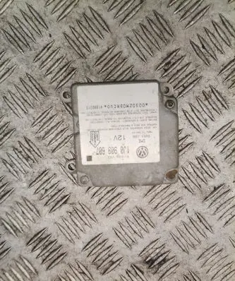 Volkswagen PASSAT B5 Airbag control unit/module 1j0909607