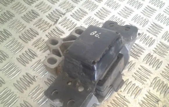 Volkswagen PASSAT B6 Engine mount bracket 3C0199555