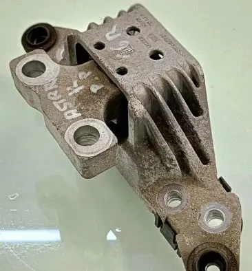 Opel Astra K Engine mount vacuum valve 326E69