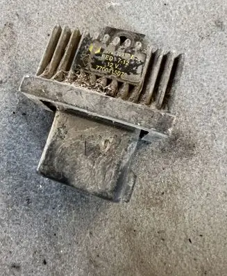 Glow plug pre-heat relay