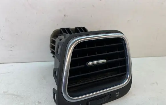 Volkswagen Eos Dashboard side air vent grill/cover trim 1Q0819709B 1Q0819703F
