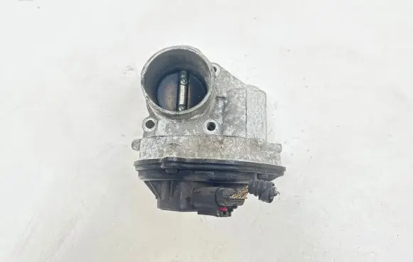 Ford Focus Throttle valve VP4F9U9E928 BR9Q9E928BA