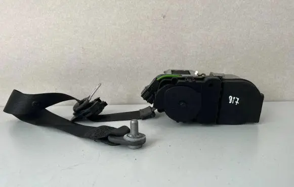Mercedes-Benz S W221 Front seatbelt A2218603185