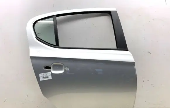 Opel Corsa E Rear door