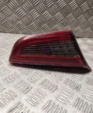 Tailgate rear/tail lights