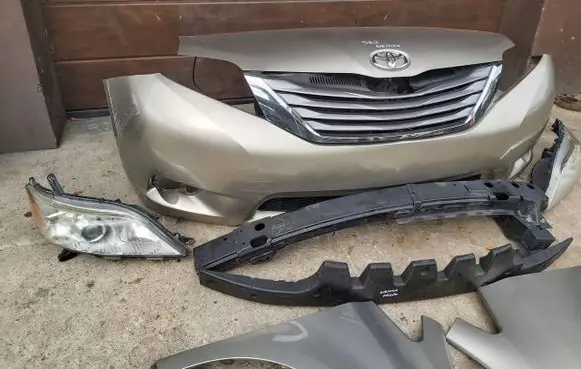 Toyota Sienna XL30 III Front piece kit 