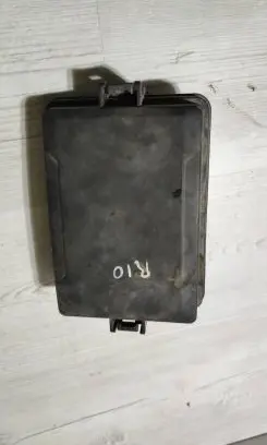 KIA Rio Fuse box cover 91950H8320
