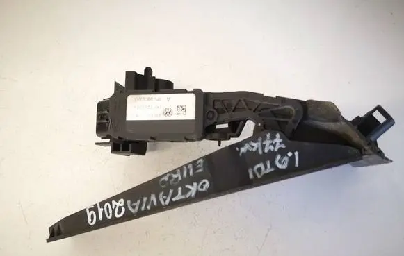 Skoda Octavia Mk2 (1Z) Accelerator throttle pedal 1K1721503L