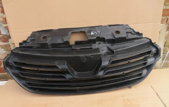 Opel Vivaro Front grill 6263108673R
