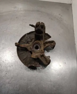Skoda Octavia Mk2 (1Z) Front wheel hub spindle knuckle
