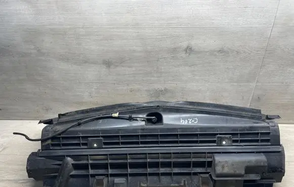 Mercedes-Benz C W204 Bottom radiator support slam panel A2045050430