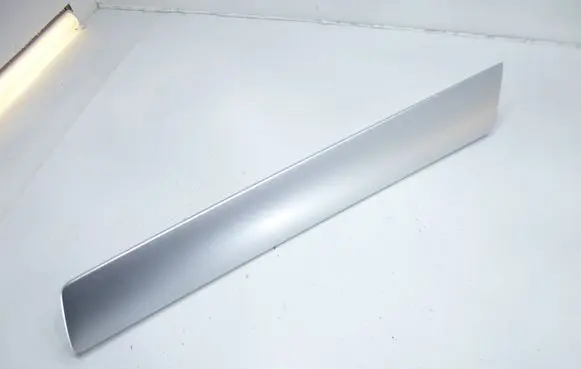 Volkswagen Touareg II Front door trim bar 7P6867440