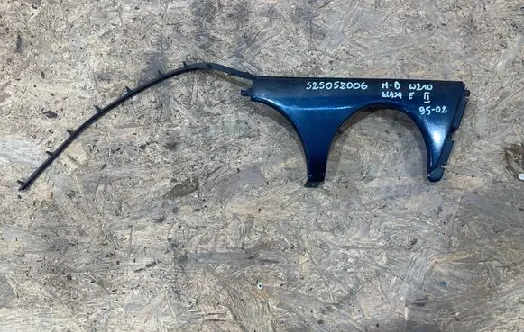 Mercedes-Benz E W210 Under headlight/headlamp trim 2108200112LI S2505Z006
