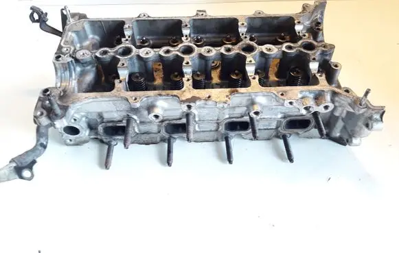 Toyota Avensis T250 Engine head 6CA1518