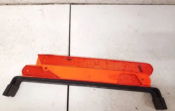 Toyota Avensis T270 Emergency warning sign a16889001 27r03804