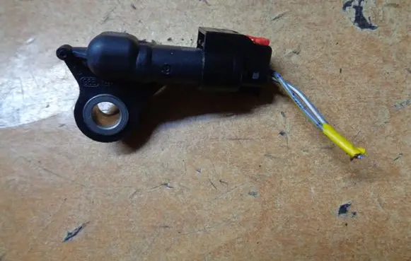 Fiat 500X Airbag deployment crash/impact sensor 51943477